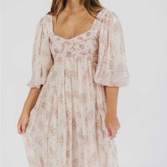 Worth Collective Harlow in Petal Pink Maxi Dress in Floral Puff Sleeve Dress - Picture 4 of 10
